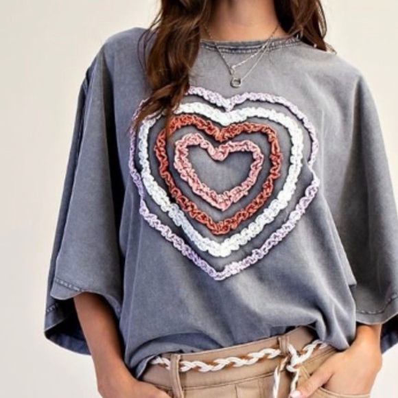 Easel Heart Patchwork Cotton Mineral Wash Gray Top - Picture 4 of 5